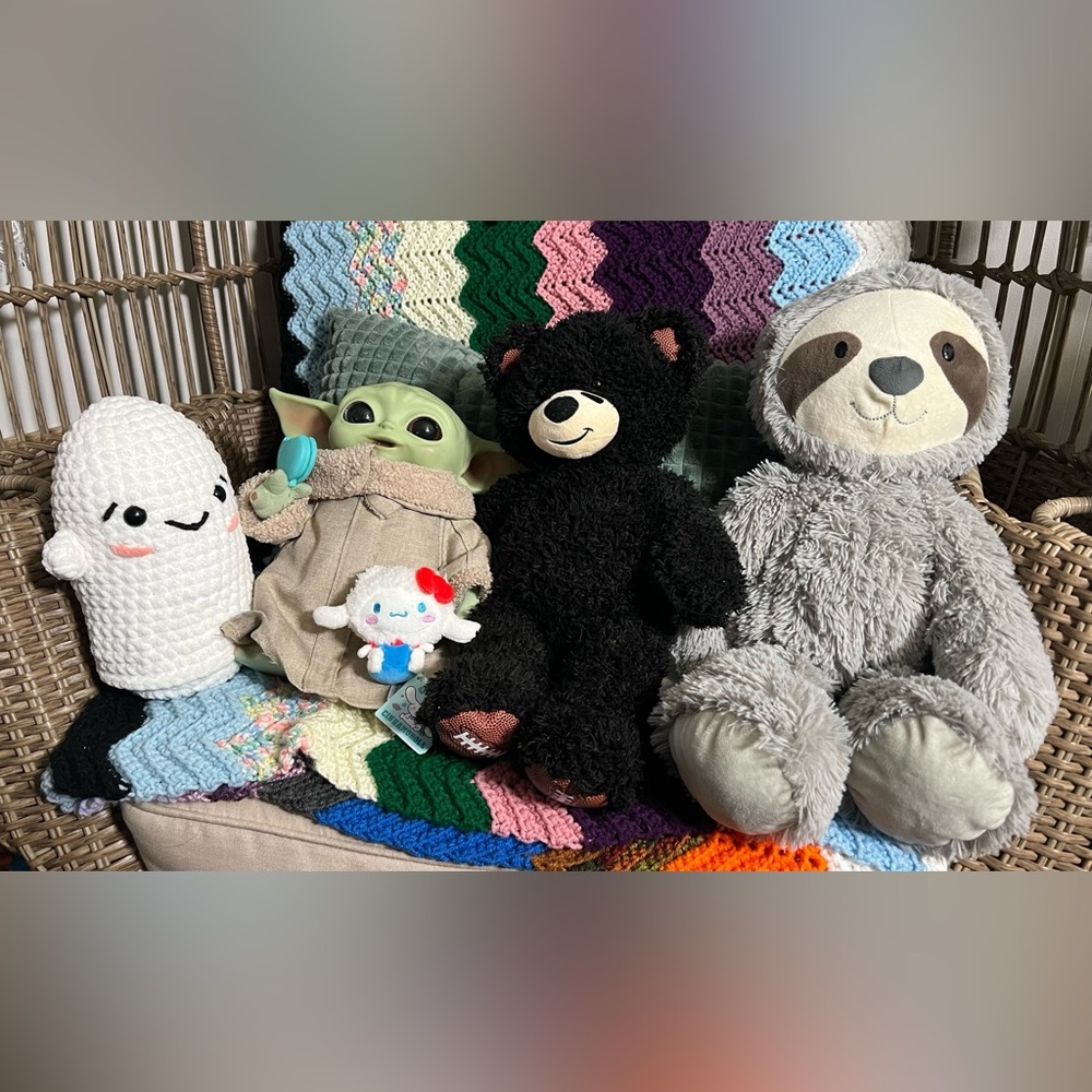Random Plush Lot / Stuffed Animals
